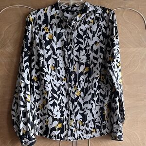 Guess M long sleeve mandarin collar black and light gray blouse, buttons closure